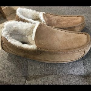 Men’s Ugg Moccasin slipper